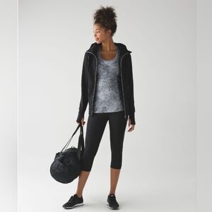 Lululemon Cool Racerback II Luon Spray Jacquard White Black Size 4